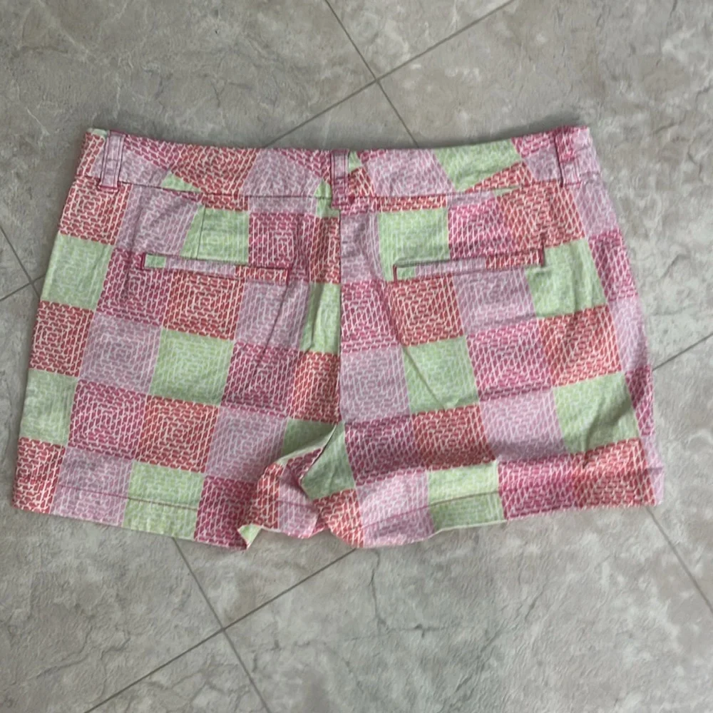 Vineyard Vines Stylish Checkered Women's Shorts 10 - Picture 3 of 4